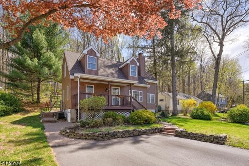 64 Hilltop Trl, Sparta, NJ, 07871-2122 | Card Image