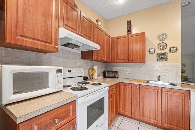 476 Lynbrook Ct, Condo with 2 bedrooms, 2 bathrooms and null parking in Royal Palm Beach FL | Image 8