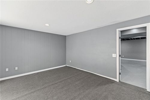 7 Oak Hill Cluster, Independence, MO, 64057-9500 | Card Image