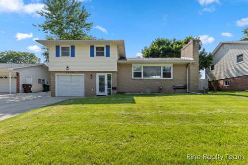 2200 Rossiter Pl, Lansing, MI, 48911-1696 | Card Image