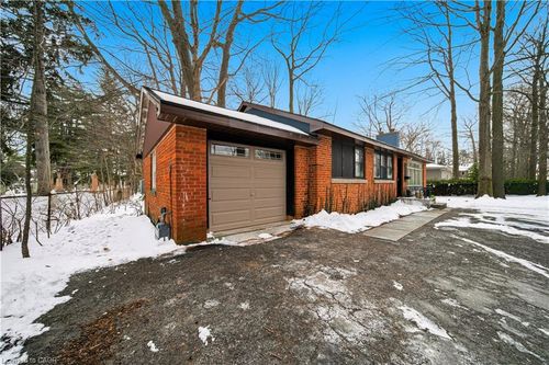276 Lakeshore Rd W, Oakville, ON, L6K1E8 | Card Image