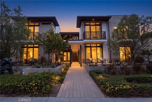 202-125 Hurlbut Street, Pasadena, CA, 91105 | Card Image
