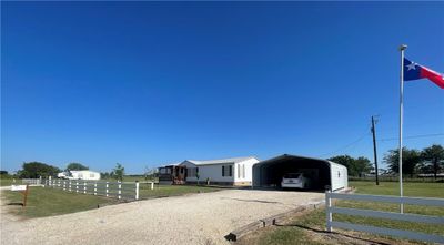 922 E Chad Street, House other with 4 bedrooms, 2 bathrooms and 2 parking in Whitney TX | Image 3