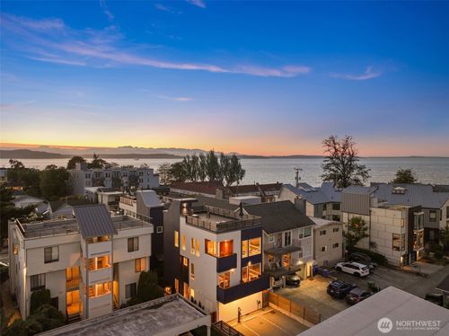 3028 63rd Ave Sw, Seattle, WA, 98116-2708 | Card Image