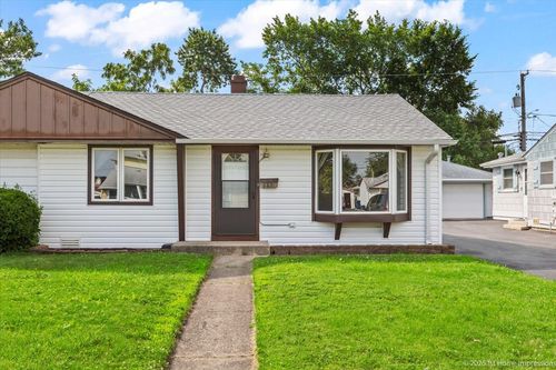 8875 S Corcoran Rd, Hometown, IL, 60456-1124 | Card Image