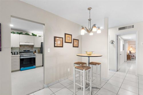 v4832-11247 Sw 169th St, Miami, FL, 33157-3927 | Card Image