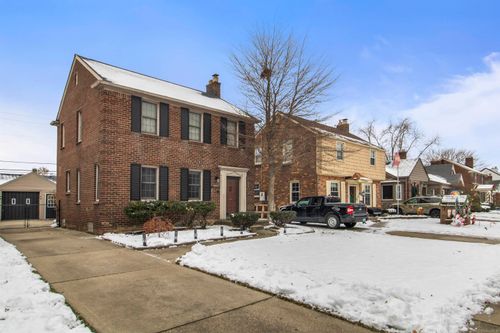 1985 Country Club Dr, Grosse Pointe Woods, MI, 48236-1603 | Card Image