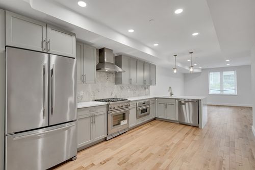 308-50 Hichborn St, Boston, MA, 02135-3067 | Card Image