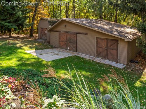 175 Barr Rd, Oxford, MI, 48370-2520 | Card Image