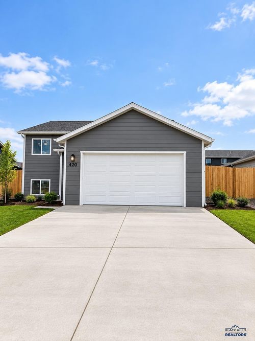 420 Nighthawk Dr, BOX ELDER, SD, 57719-8156 | Card Image