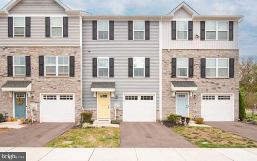 110 Nelson Ln, Sanatoga, PA, 19464-3161 | Card Image