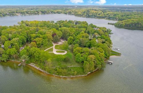 4545 N Hewitts Point Road, Oconomowoc Lake, WI, 53066 | Card Image