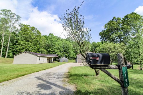 10195 Goosecreek Rd, Roseville, OH, 43777-9403 | Card Image
