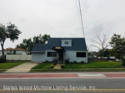 4262 Richmond Ave, Staten Island, NY, 10312-6239 | Card Image