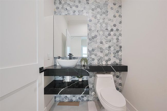 Photos shown are of a staged model home and are for illustrative purposes only. Actual features, finishes, and layout may vary depending on the selected upgrade packages. The builder reserves the right to make changes, substitutions, or modifications without prior notice. | Image 17