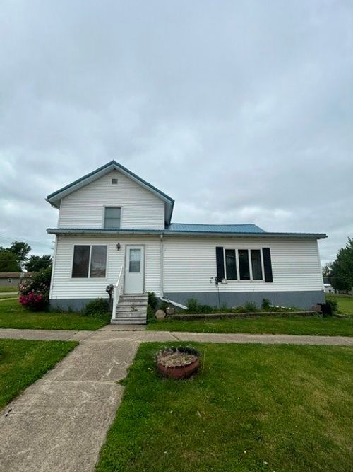 301 N Church St, Toledo, IA, 52342-1505 | Card Image