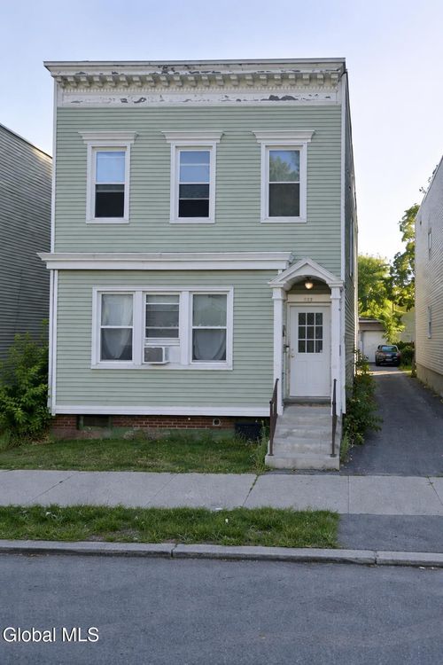535 Hamilton St, Albany, NY, 12203-1304 | Card Image