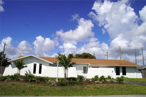 12504 Sw 99th Ave, Miami, FL, 33176-4900 | Card Image