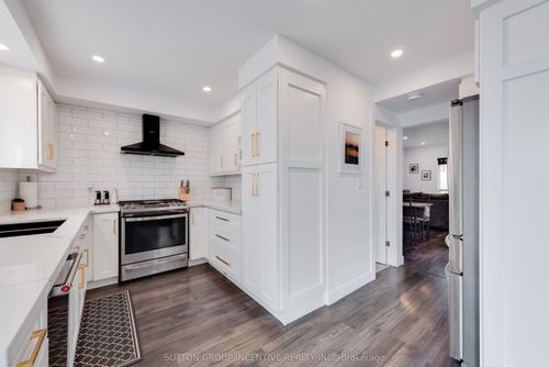 87 Dunlop St, Orillia, ON, L3V5P3 | Card Image