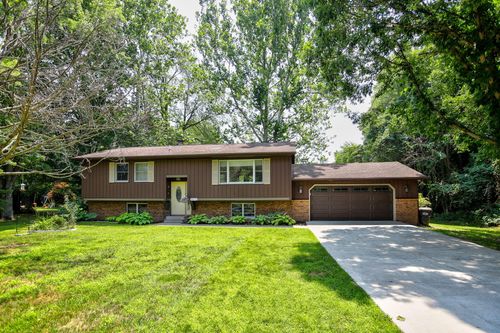 9272 Riverbend Dr, South Haven, MI, 49090-9737 | Card Image