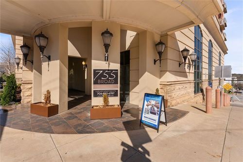 820-755 E Broad St, Athens, GA, 30601-4828 | Card Image