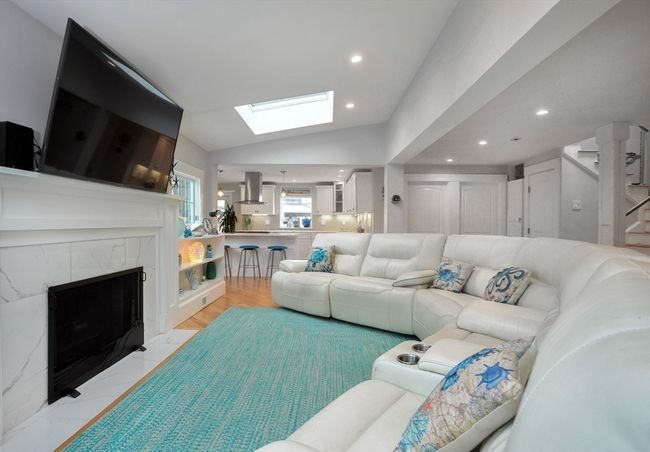 14 Lewis St, House other with 5 bedrooms, 4 bathrooms and 9 parking in Hull MA | Image 9