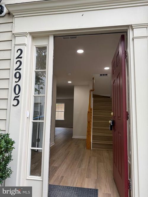 22905 Benson Ter, STERLING, VA, 20166-4337 | Card Image