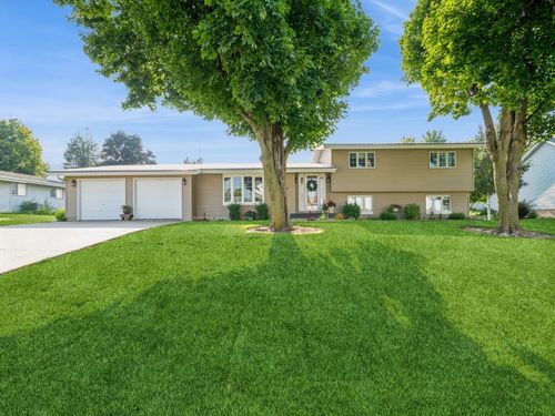 409 1st Ave, Keystone, IA, 52249-9600 | Card Image