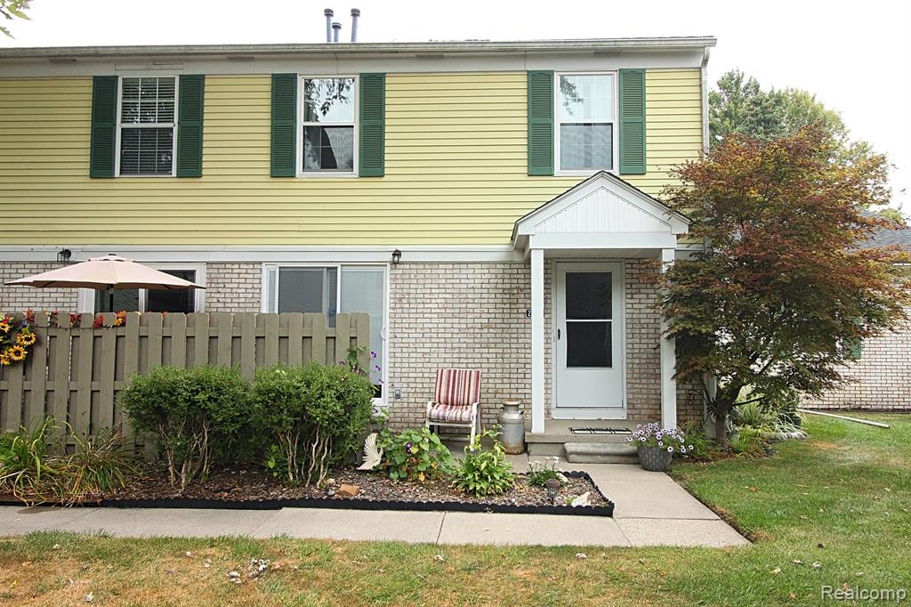 Spring Ln, Harrison Township, MI 48045