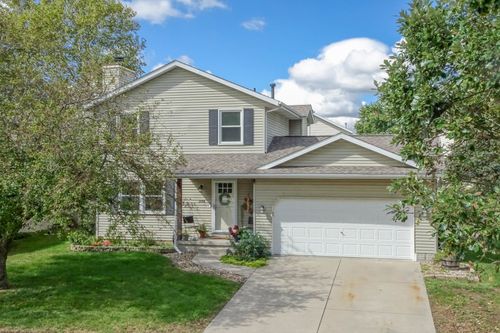2104 Park Place Dr, Bloomington, IL, 61701-1407 | Card Image