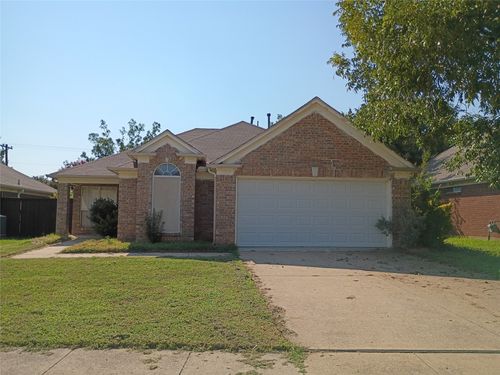 1121 Marshall Dr, Euless, TX, 76039-3076 | Card Image