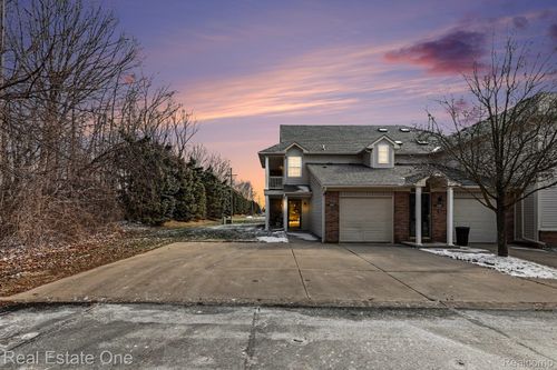 20975 Cooper Dr, Macomb, MI, 48044-6608 | Card Image