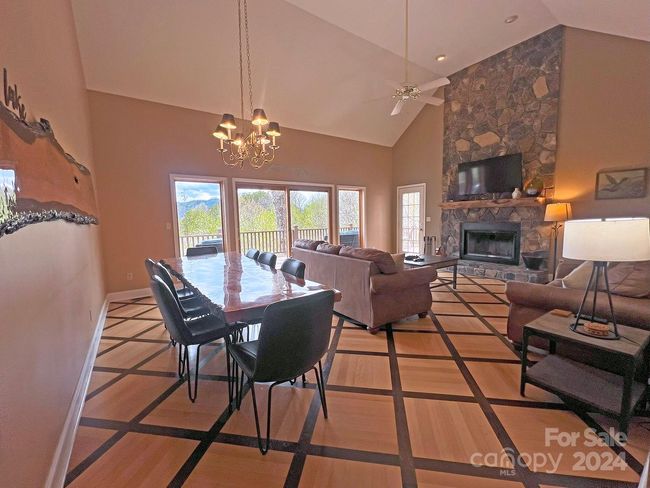 686 Fontana View Rd, House other with 4 bedrooms, 4 bathrooms and null parking in Bryson City NC | Image 15