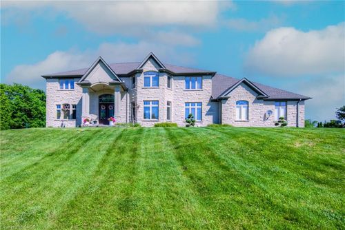 226 Shade St, New Hamburg, ON, N3A4J2 | Card Image