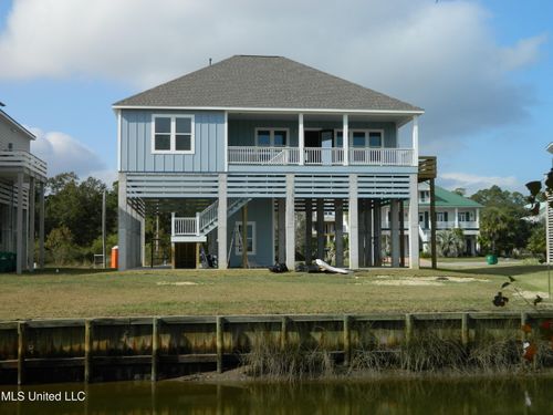 1324 Enos St, Diamondhead, MS, 39525-3002 | Card Image