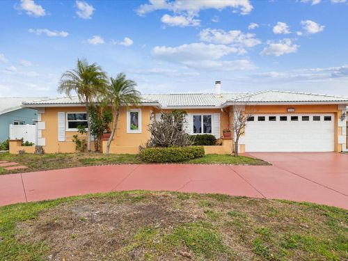 11549 48th Ave N, ST PETERSBURG, FL, 33708-2711 | Card Image