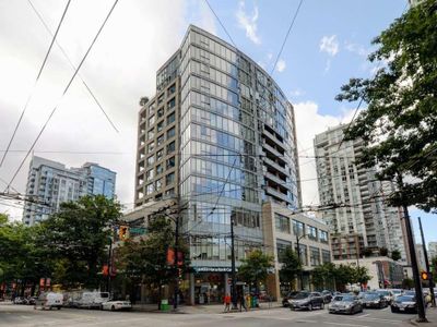 906 - 822 Seymour St, Condo with 2 bedrooms, 2 bathrooms and 1 parking in Vancouver BC | Image 1