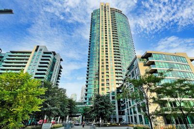 3801 - 215 Fort York Blvd, Condo with 1 bedrooms, 1 bathrooms and 1 parking in Toronto ON | Image 1