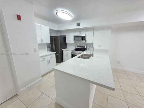 apt-111-2620 S University Dr, Davie, FL, 33328-1471 | Card Image