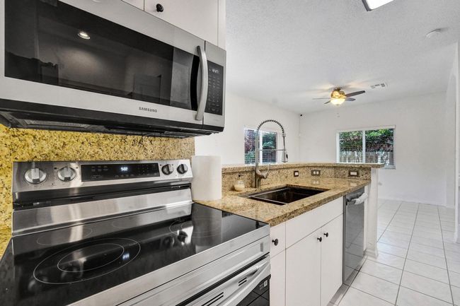 10320 - 10320 Sw 18 Th St, Townhouse with 4 bedrooms, 3 bathrooms and null parking in Miramar FL | Image 24