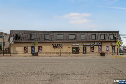 301 Hoboken Rd, Carlstadt, NJ, 07072-1044 | Card Image