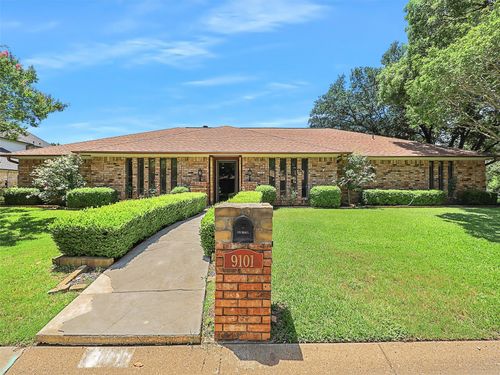 9101 Westwood Shores Dr, Fort Worth, TX, 76179-3252 | Card Image
