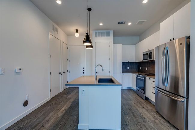 APT-233 - 800 Embassy Dr, Condo with 1 bedrooms, 1 bathrooms and 1 parking in Austin TX | Image 8