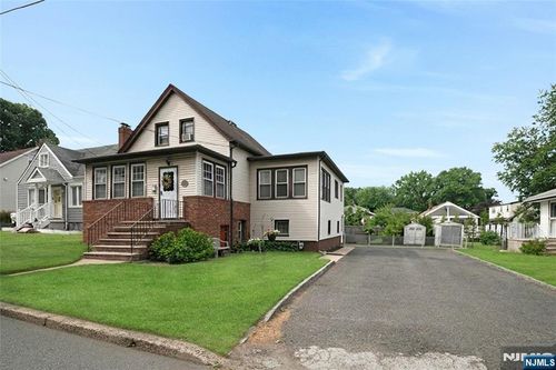22 Passaic Ave, Hasbrouck Heights, NJ, 07604-1108 | Card Image