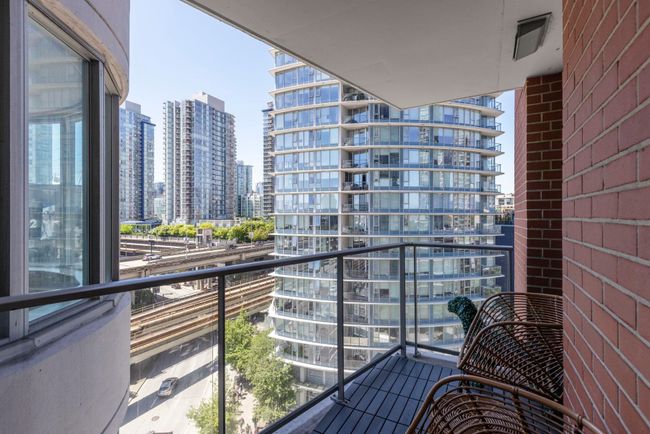 1005 - 688 Abbott Street, Condo with 1 bedrooms, 1 bathrooms and 1 parking in Vancouver BC | Image 17
