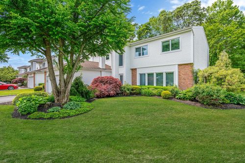 120-120 Fairway View Dr, Commack, NY, 11725-4454 | Card Image