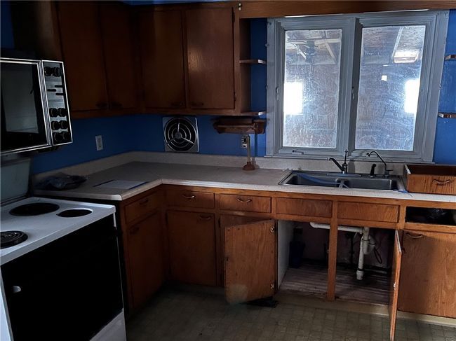 442 S 3 Rd St, House other with 4 bedrooms, 2 bathrooms and 1 parking in Clearfield PA | Image 5