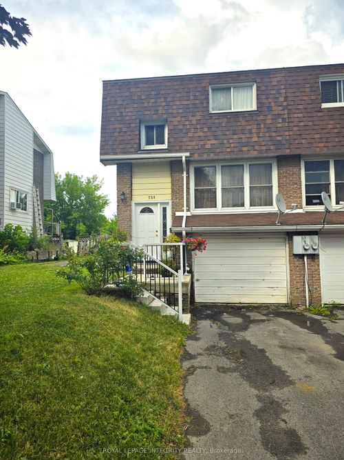 758 Glengarry Blvd, Cornwall, ON, K6H6E7 | Card Image
