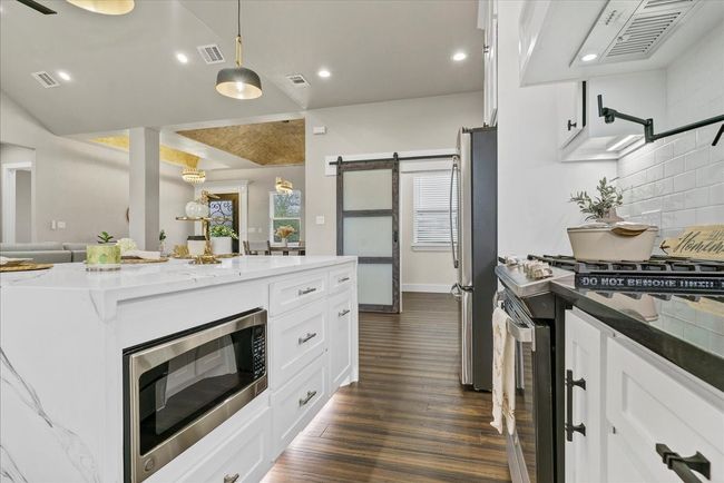 500 Highview Ct, House other with 3 bedrooms, 2 bathrooms and null parking in Godley TX | Image 19