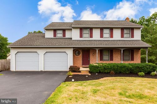 15 Blackberry Ln, Ephrata, PA, 17522-9262 | Card Image